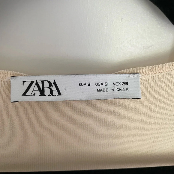 Zara  Long Sleeveless Vest - Picture 2 of 8